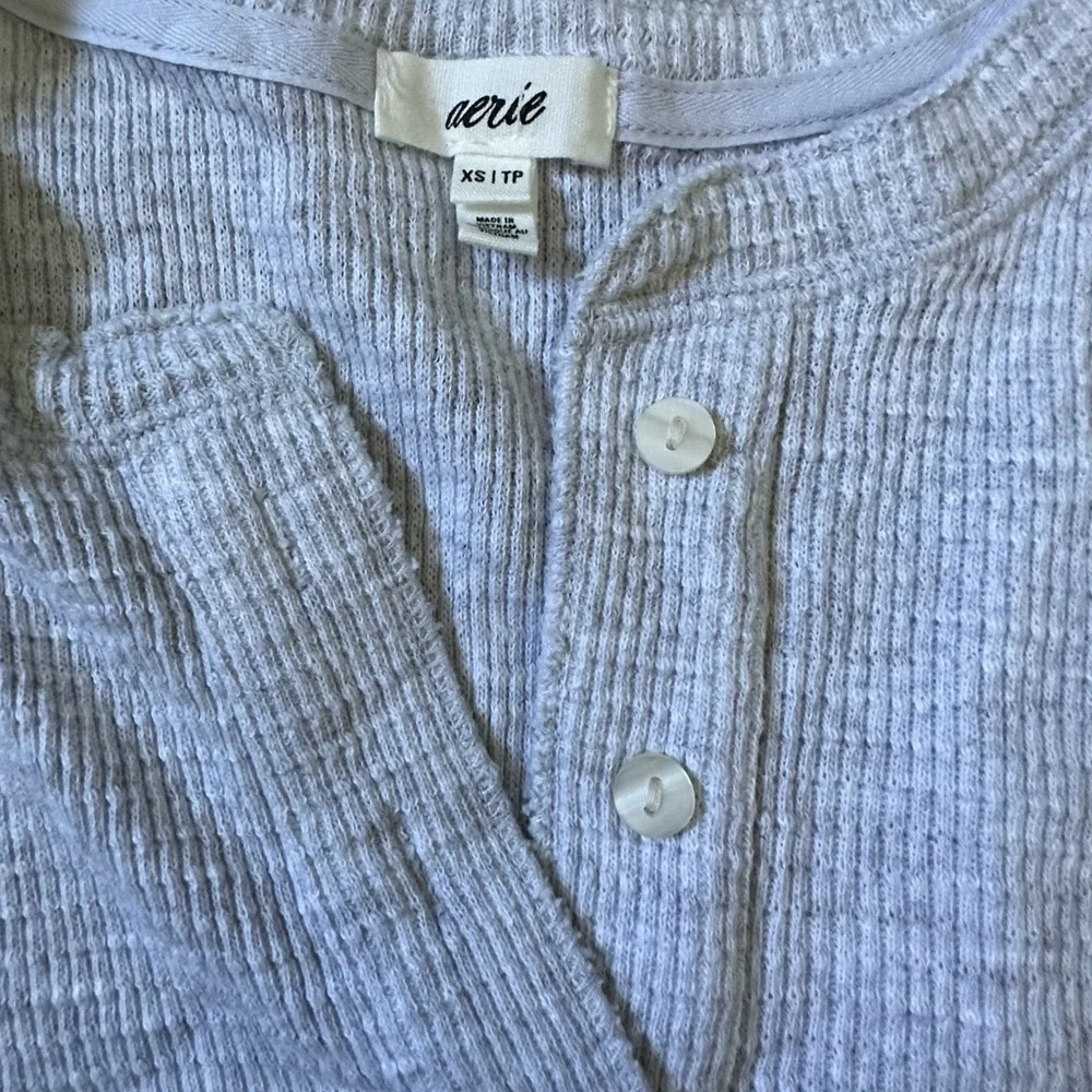 Cropped Ribbed Tank Top - Picture 2 of 3